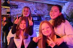 21: Weihnachtsfeier 25-30