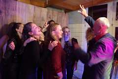 27: Weihnachtsfeier 25-37