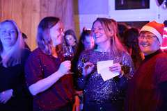 40: Weihnachtsfeier 25-50
